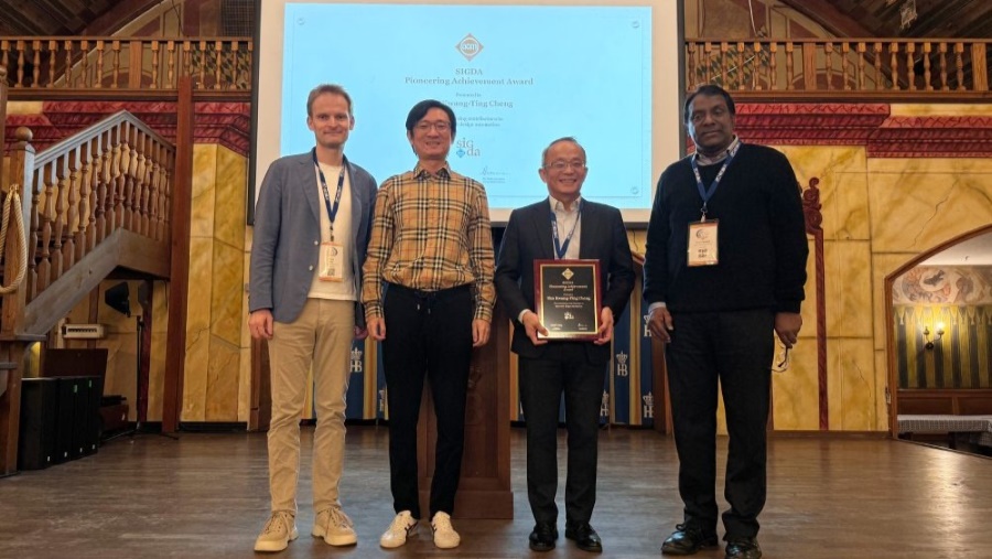 Dr. Tim Cheng receiving the ACM/SIGDA Pioneering Achievement Award.