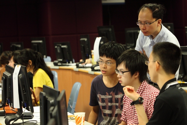 Tsinghua-HKUST Programming Contest 2013 - Event Snapshot