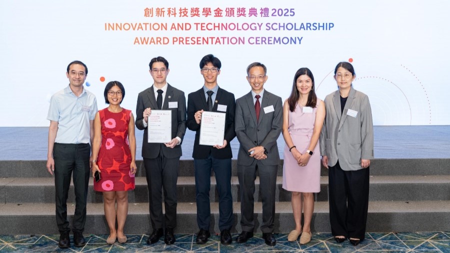 (Left) Dr. Desmond Tsoi (Associate Professor of Engineering Education, (Left 4) TSANG Matthew Xian Jun