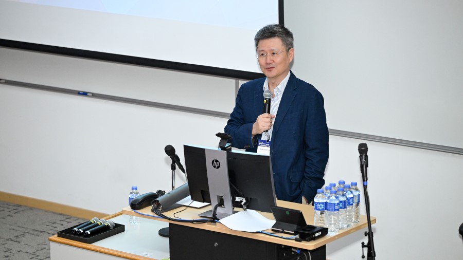 Prof. Xiaofang ZHOU, Head of the Department of CSE, gave the introductory speech.