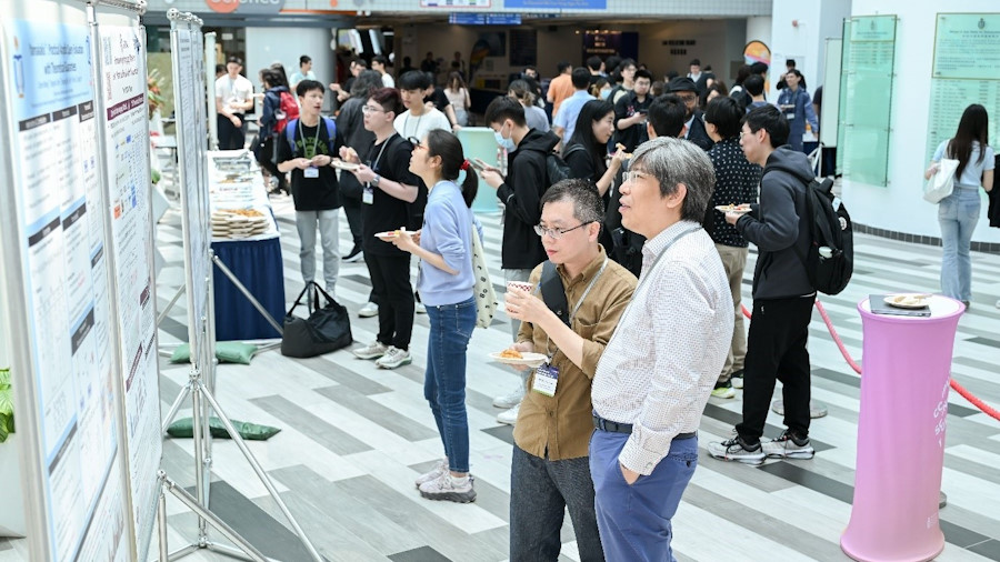 UG and PG students demonstrating their research accomplishments to the participants in the poster session.